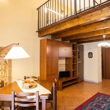 Hola House Kalsa Daire Palermo